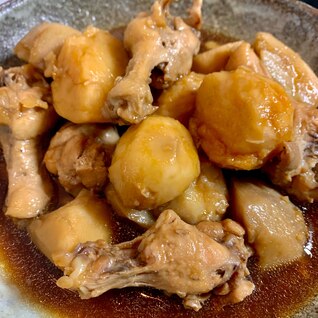 里芋と若鶏手羽元の煮物